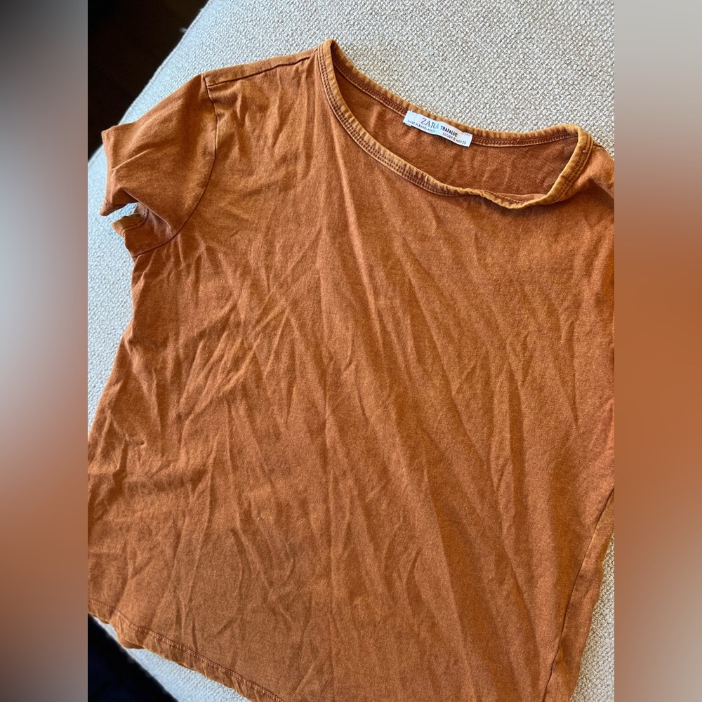 Zara Basic Tee - Picture 2 of 2